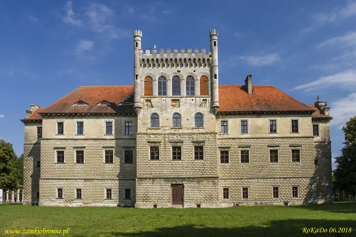Zdjęcie Pałac Mirów w Książu Wielkim: historia, architektura i tajemnice