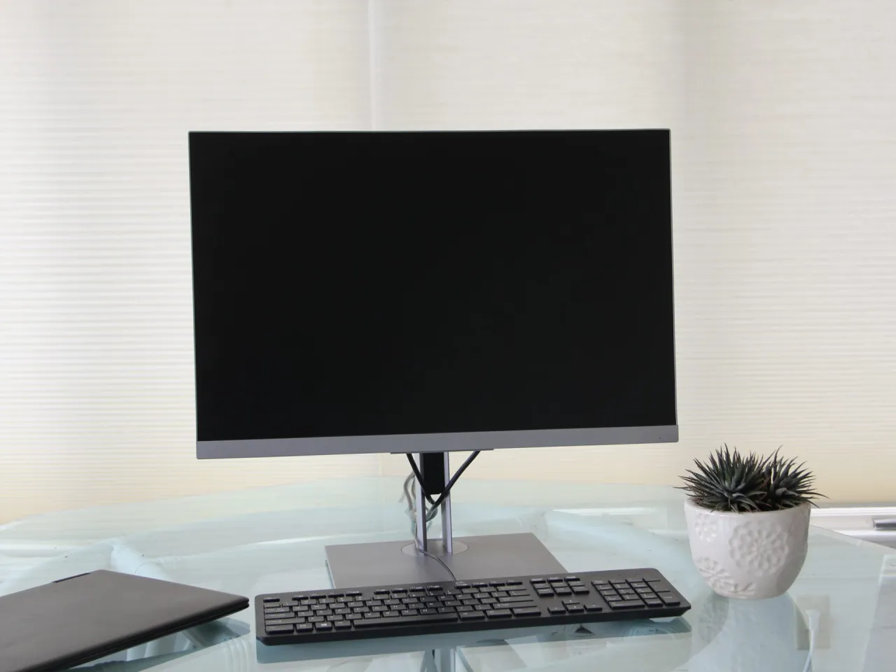 Zdjęcie Monitor 24 czy 27 – który wybór zapewni lepszą jakość i komfort?