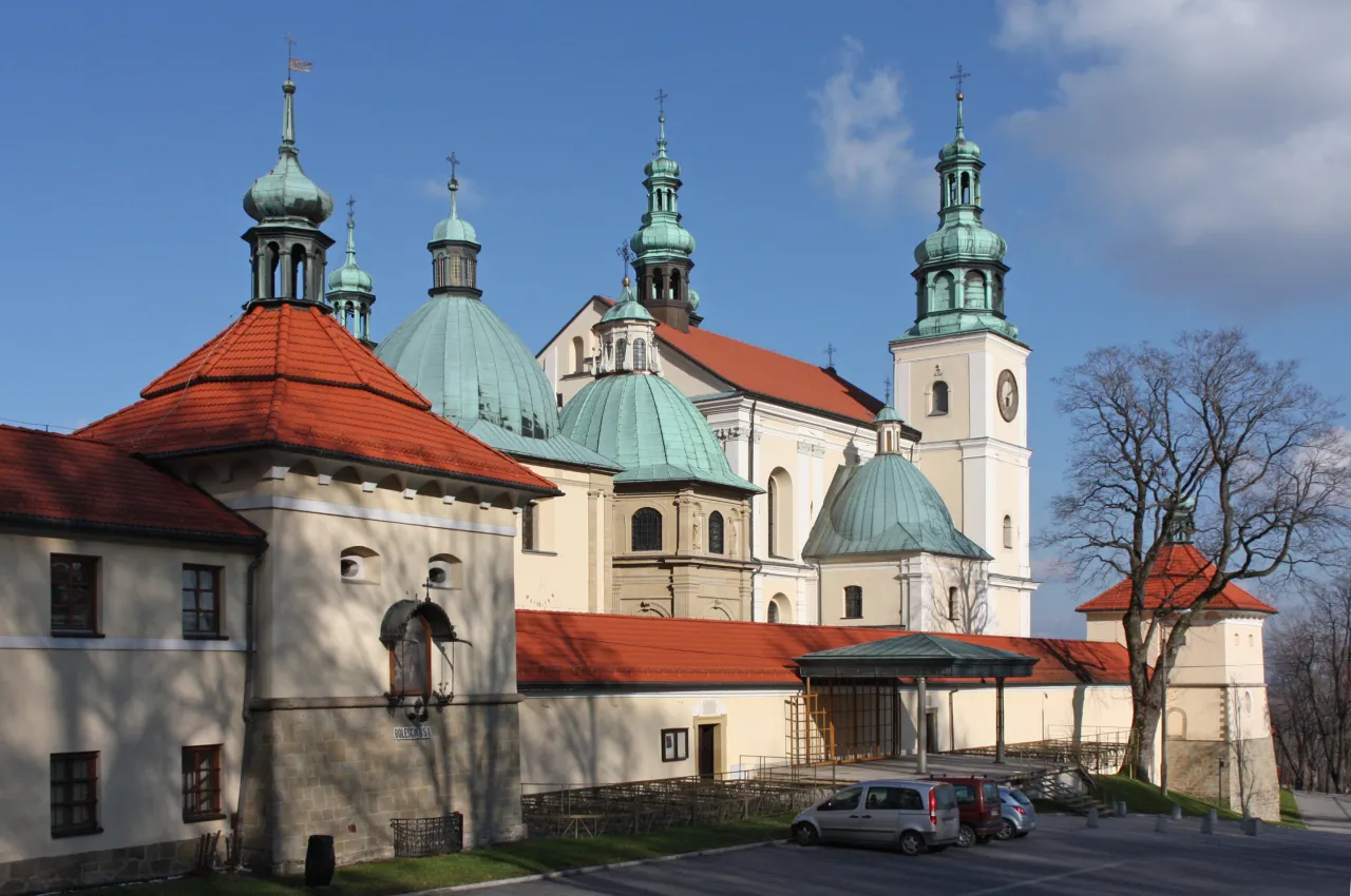 Zdjęcie Sanktuarium pasyjno-maryjne w Kalwarii Zebrzydowskiej - historia i znaczenie