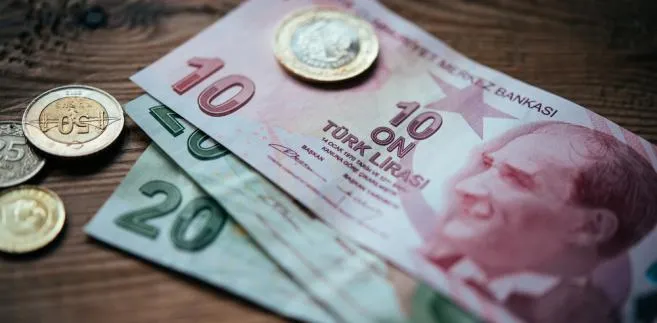 Zdjęcie Jaka waluta na Cyprze? Wszystko o euro, wymianie i płatnościach na wyspie
