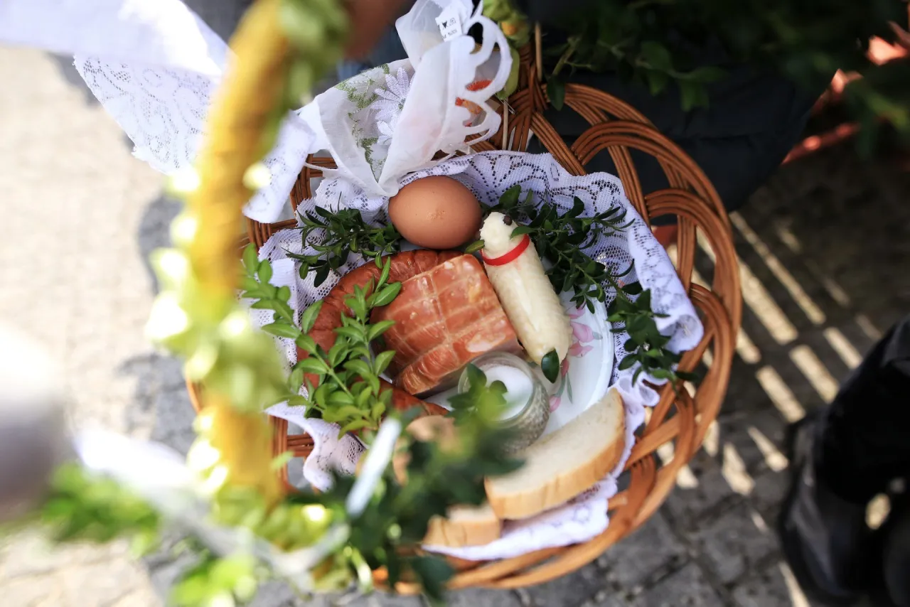 Zdjęcie Czego symbolem jest sól i pieprz w tradycji wielkanocnej?