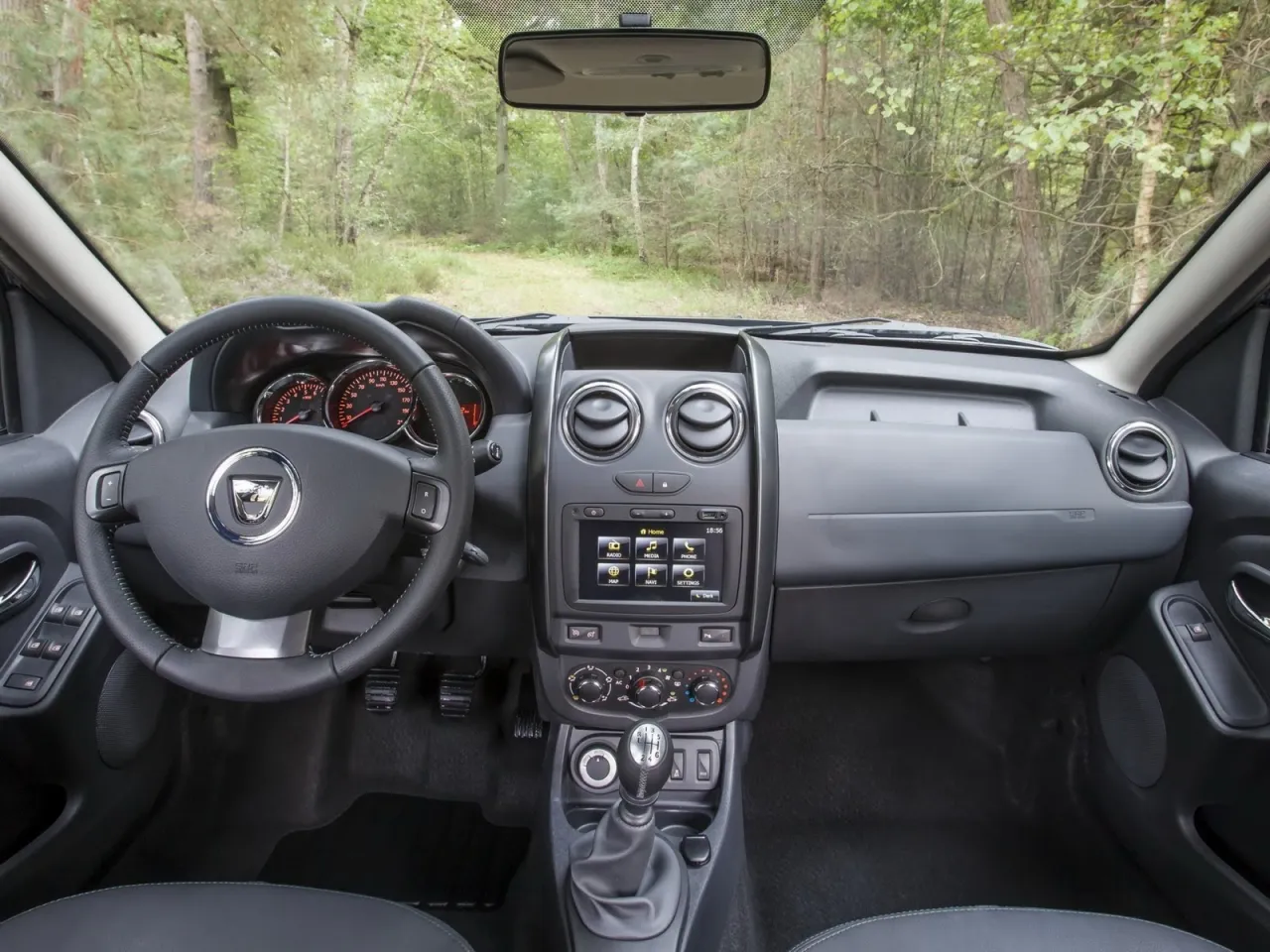 Zdjęcie Tuning wnętrza Dacia Duster: 5 pomysłów na stylową kabinę