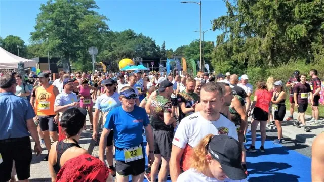 Zdjęcie Nadmorski Bieg Uzdrowiskowy w Dąbkach: Kompletne Wyniki i Rekordy
