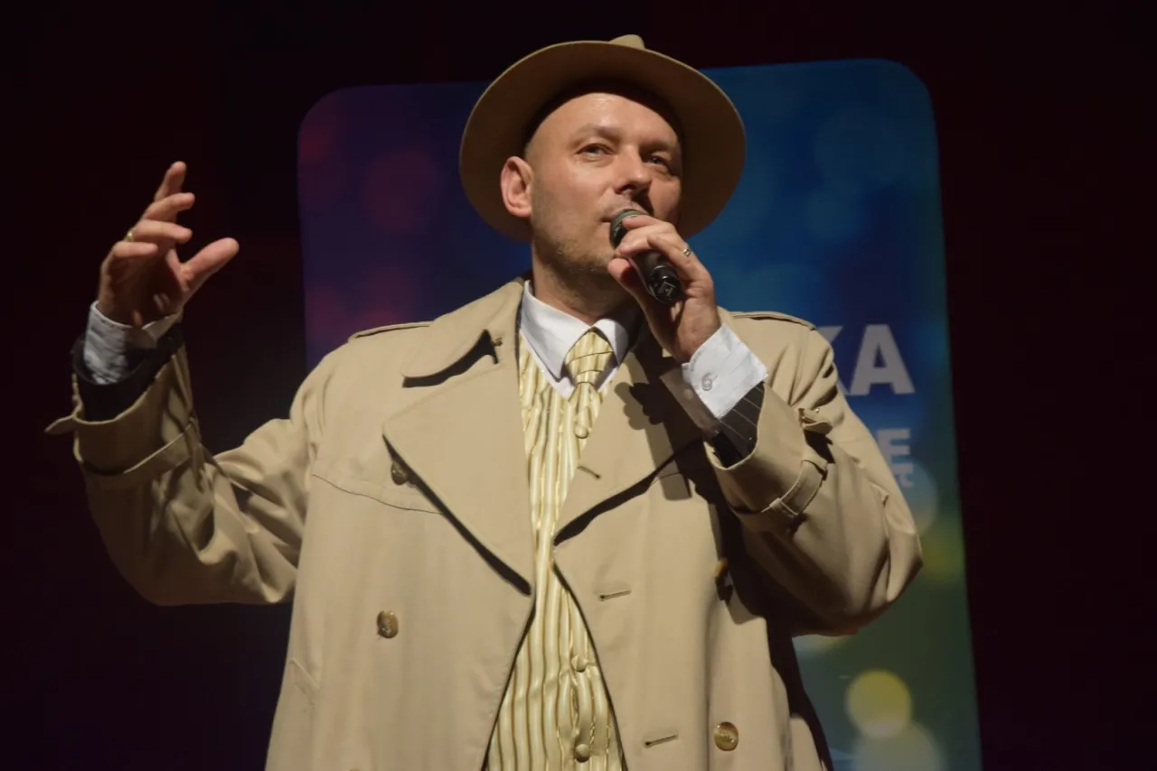 Zdjęcie Adam Sobierajski tenor - biografia, osiągnięcia i niezwykłe występy