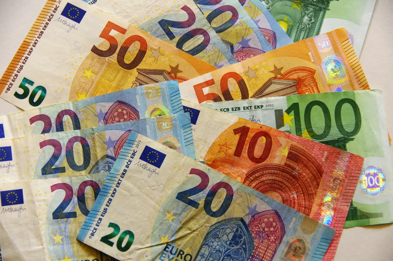 Zdjęcie Jaką walutą posługują się mieszkańcy Belgii: kompletne informacje