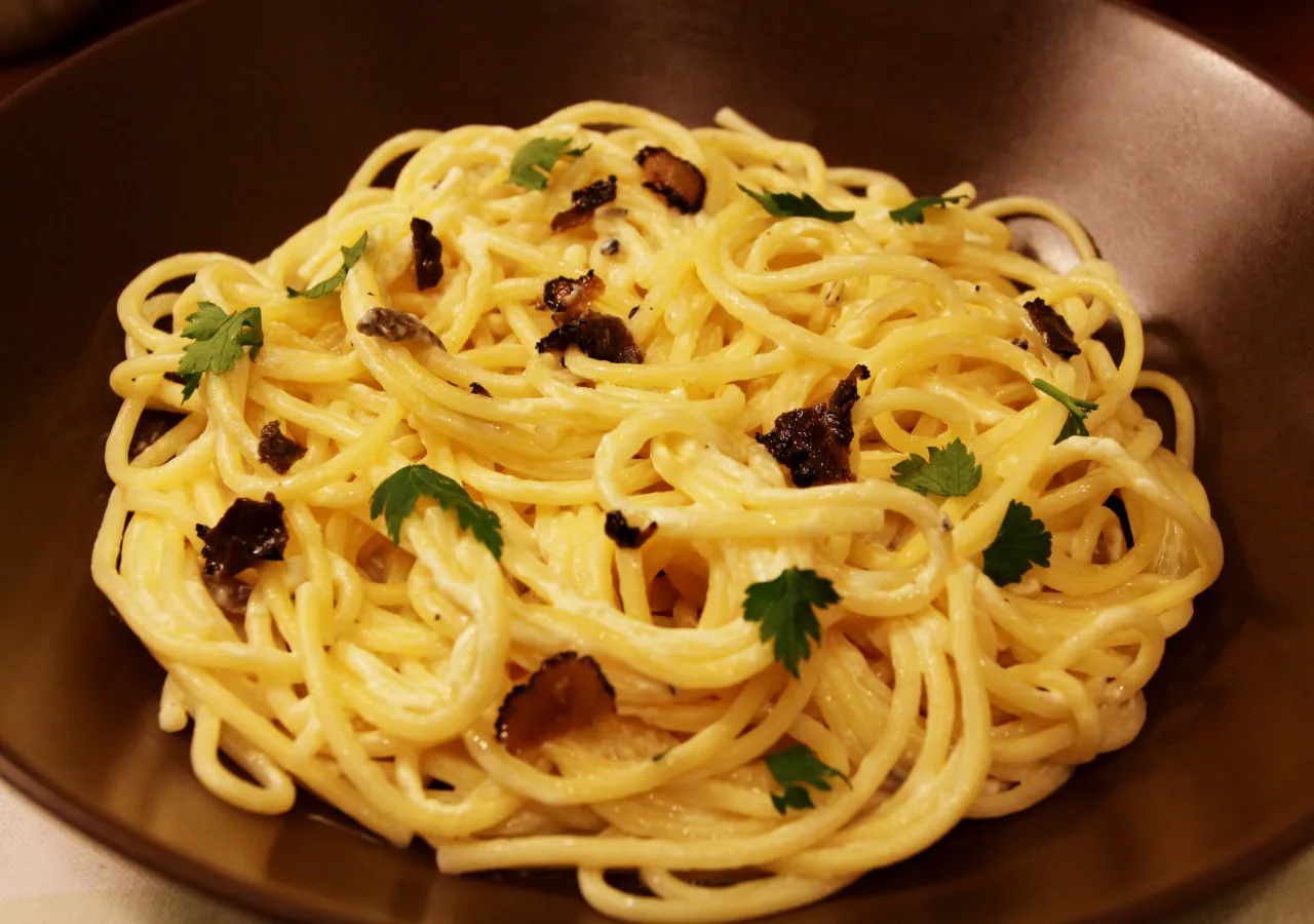 Zdjęcie Spaghetti z truflami - proste przepisy na luksusowe danie w 15 minut