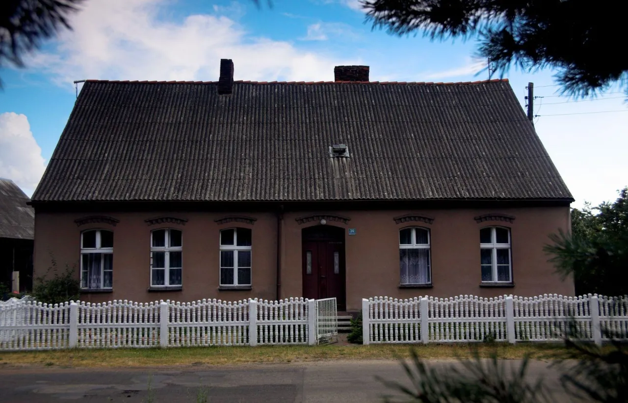 Zdjęcie Co zrobić z eternitem zdjętym z dachu? Bezpieczne usuwanie i koszty