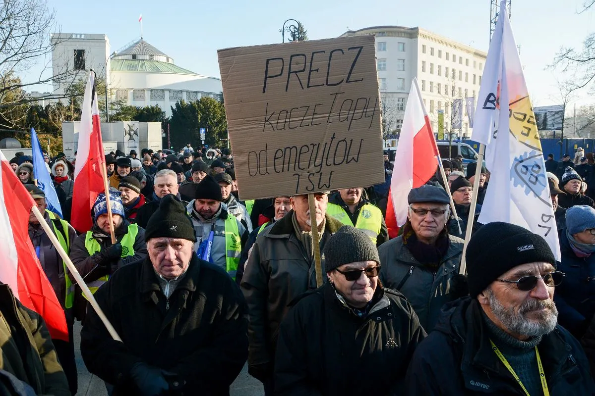 Zdjęcie Jak odzyskać pełną emeryturę po dezubekizacji i uniknąć problemów?