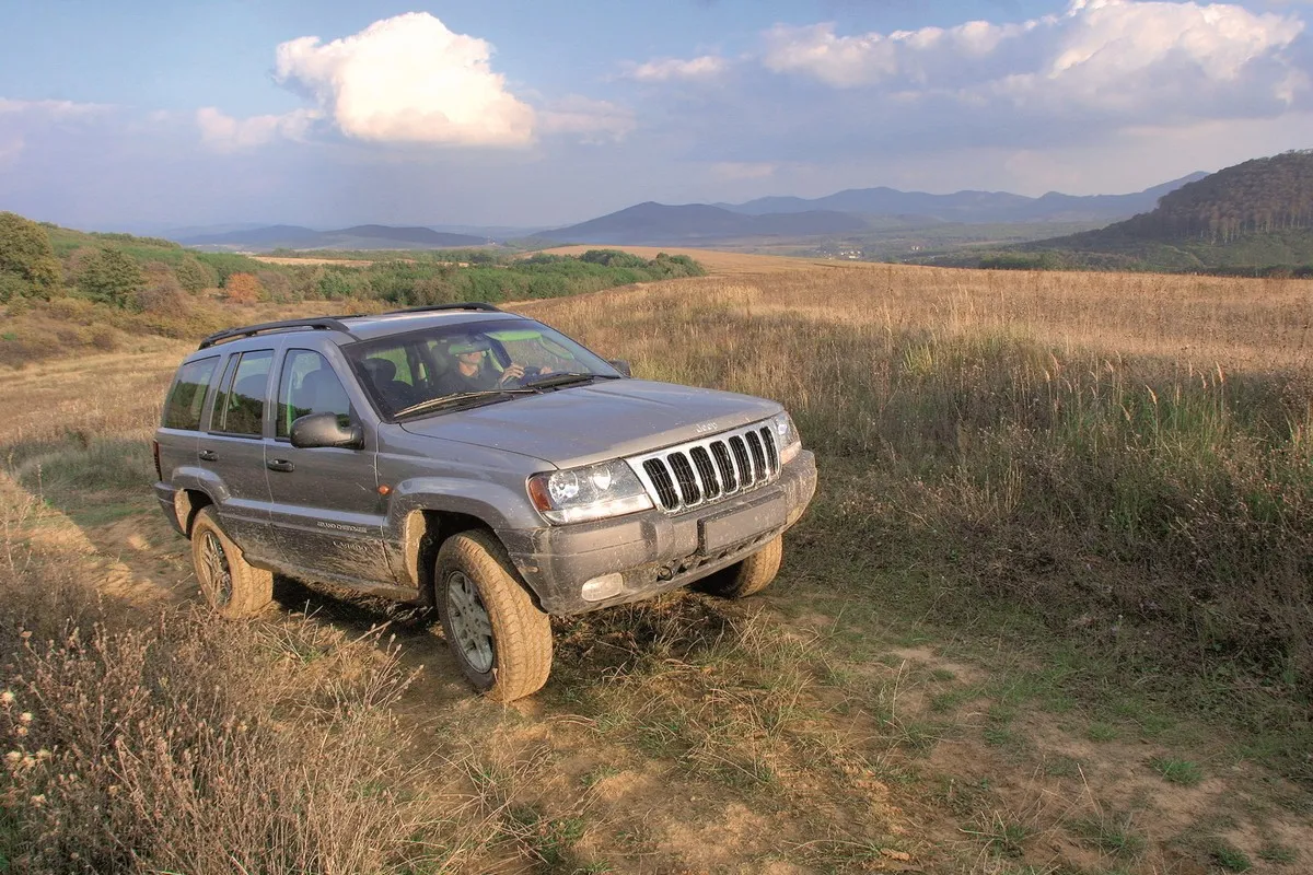 Zdjęcie Jakie opony do Jeep Grand Cherokee WJ - wybierz najlepsze rozwiązania