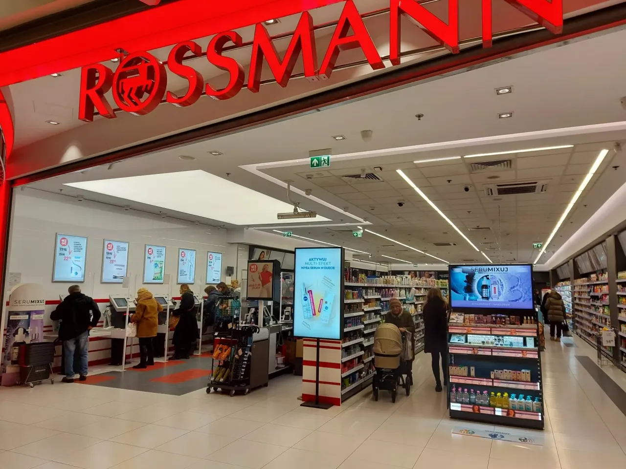 Zdjęcie Rossmann skąd pochodzi? Poznaj fascynującą historię tej sieci