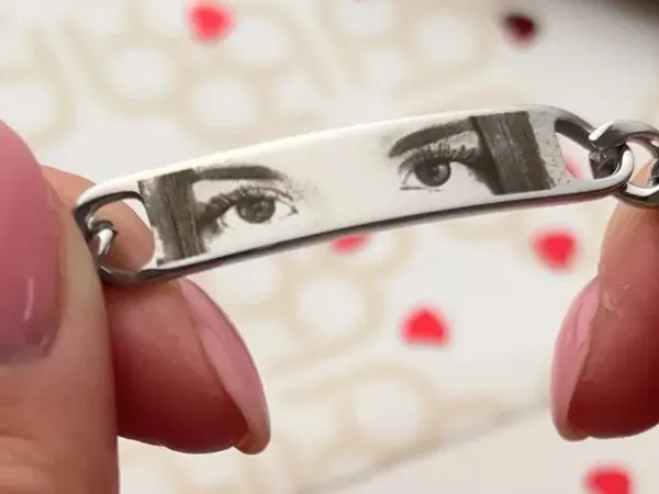 Zdjęcie Jak zrobić zdjęcie do medalionu, aby idealnie pasowało i zachwycało