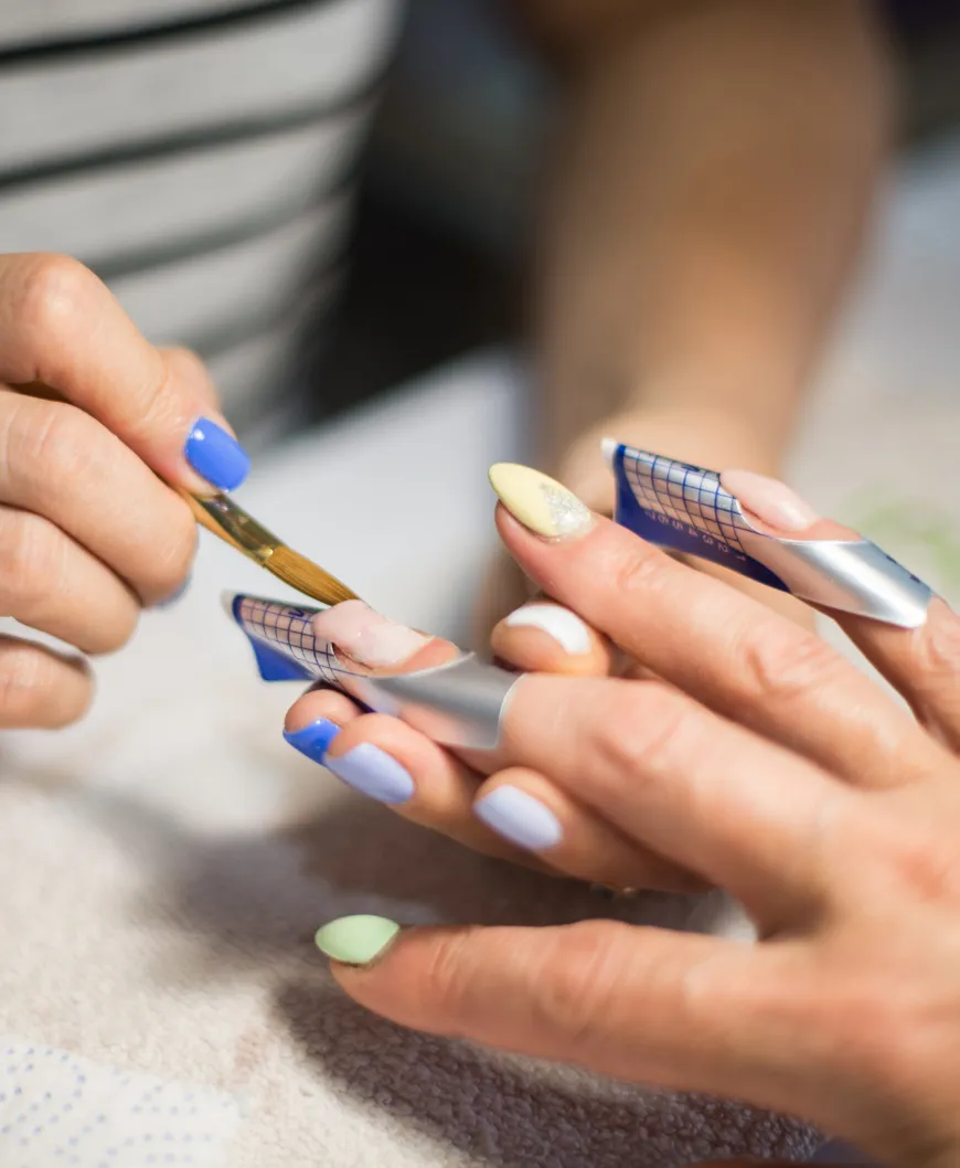 Zdjęcie Manicure żelowy co to? Poznaj zalety i proces aplikacji