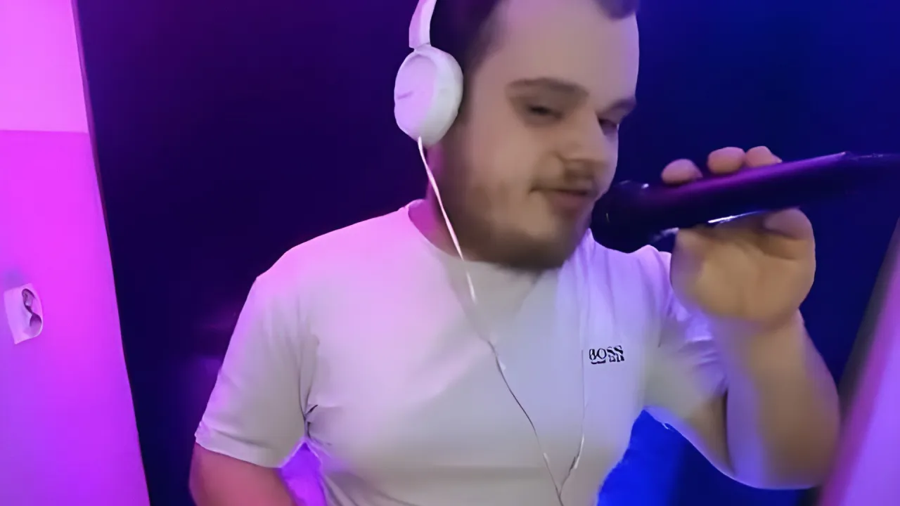 Zdjęcie Prawdziwy wiek DJ Akuna: dowiedz się ile lat ma ulubiony DJ młodzieży