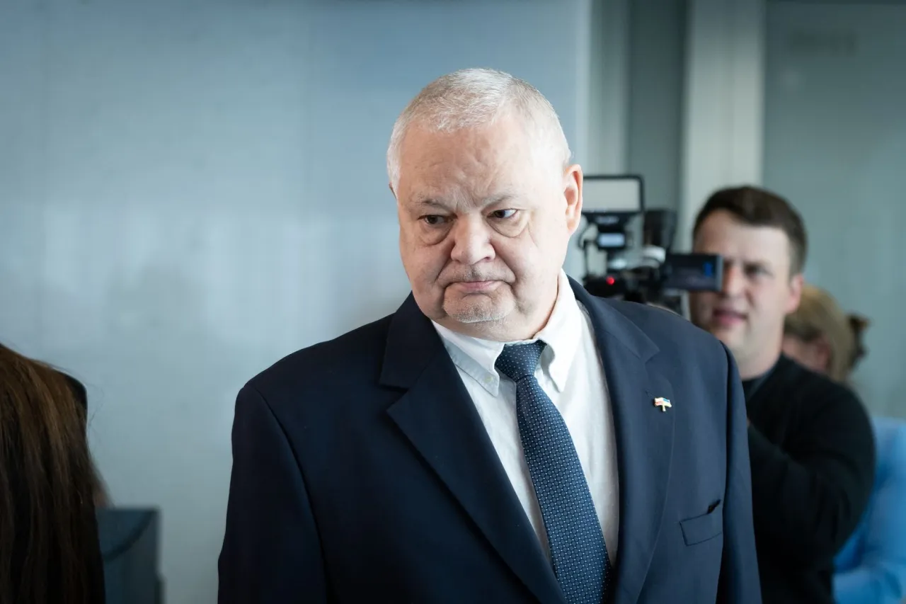 Zdjęcie Jakie zarobki w NBP? Zaskakujące dane o wynagrodzeniach w banku