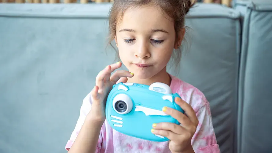 Zdjęcie Jaki aparat fotograficzny dla dziecka? Wybierz mądrze, uniknij rozczarowań