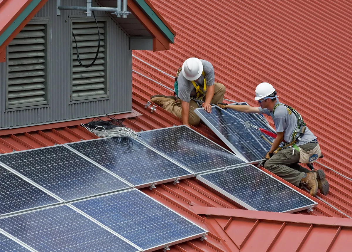 Zdjęcie Instalacja fotowoltaiczna hybrydowa: oszczędności i niezależność energetyczna