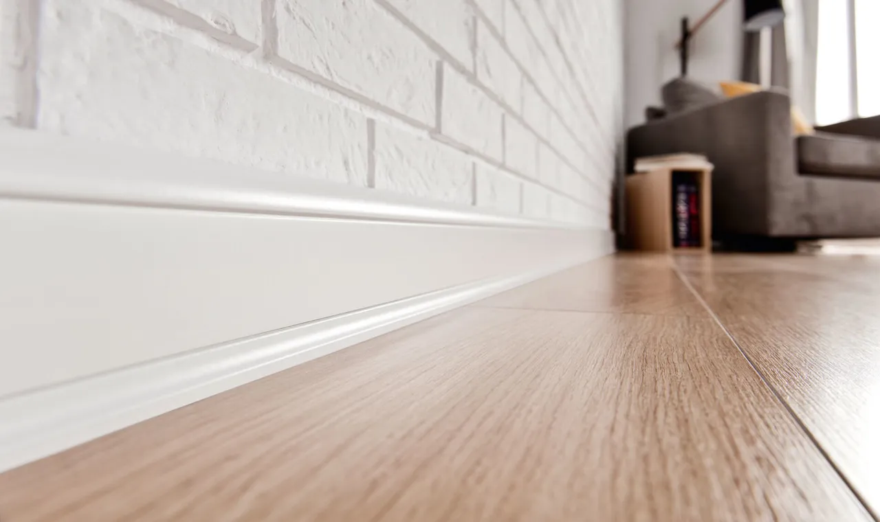 Zdjęcie Jak zamontować listwę podłogową bez błędów i kosztownych poprawek