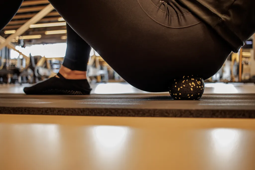 Zdjęcie Czy rolowanie pomaga na cellulit? Odkryj prawdę o skuteczności