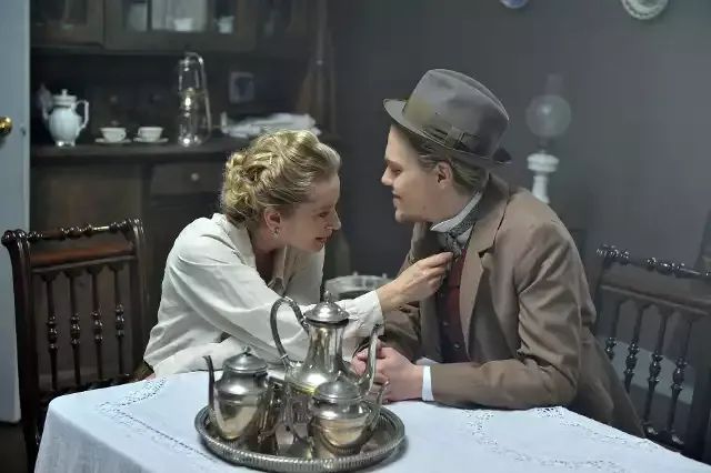 Zdjęcie Teatr Sensacji Kobra: Jak błyskawica - intrygująca fabuła i obsada