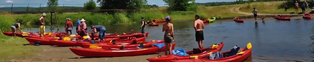 Zdjęcie Co ubrać na kajaki, aby czuć się komfortowo i bezpiecznie?