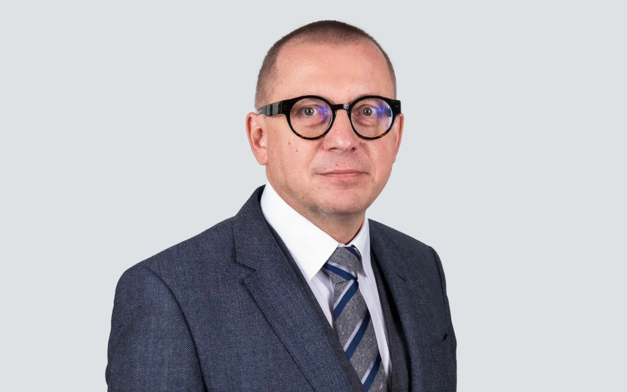 Zdjęcie Jacek Olszewski kim jest z zawodu - poznaj jego doświadczenie prawnicze