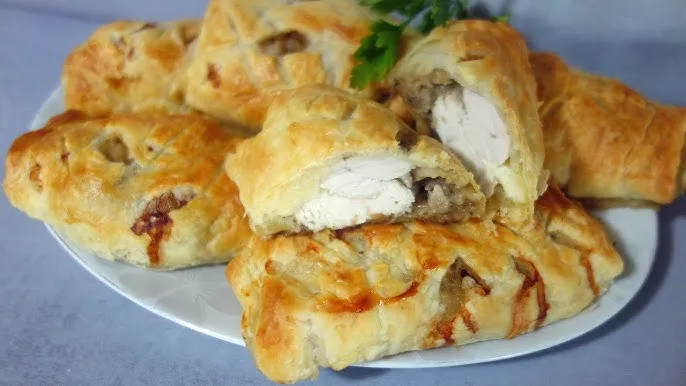 Zdjęcie Szybkie i pyszne przepisy z ciasta francuskiego z kurczakiem - TOP 3