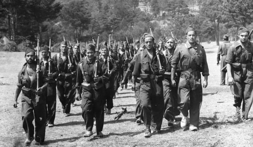 Zdjęcie Czym jest wojna domowa? Definicja, przyczyny, skutki i przykłady historyczne