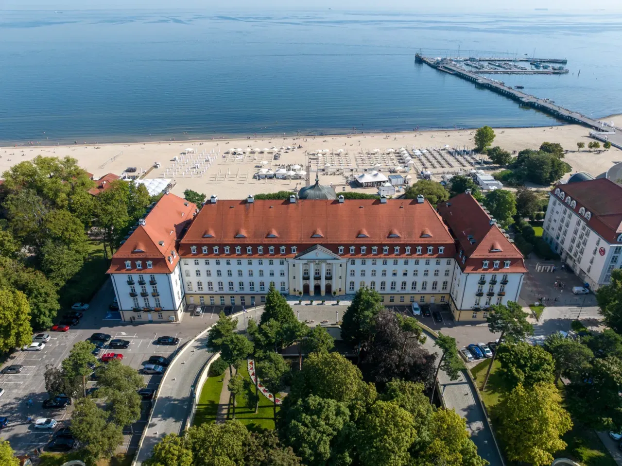 Zdjęcie Hotel Marmur gdzie jest? Odkryj tajemnice fikcyjnego miejsca w Sopocie