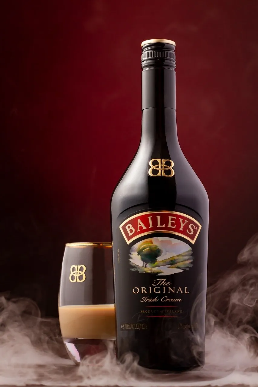 Zdjęcie Prosty drink z Baileys - 5 łatwych przepisów, które zachwycą smakami