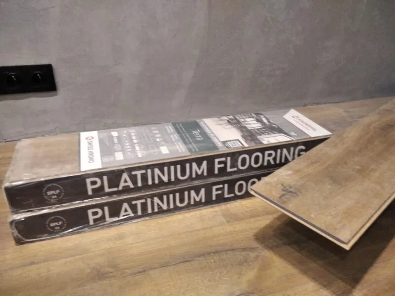 Zdjęcie Ile waży paczka paneli podłogowych? Poznaj wagi i ich znaczenie przy transporcie