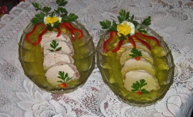 Zdjęcie Jak przygotować schab z chrzanem w galarecie na udane przyjęcie?