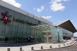 Zdjęcie Gdzie dokładnie jest palarnia na lotnisku Chopina? Sprawdź lokalizację i wskazówki