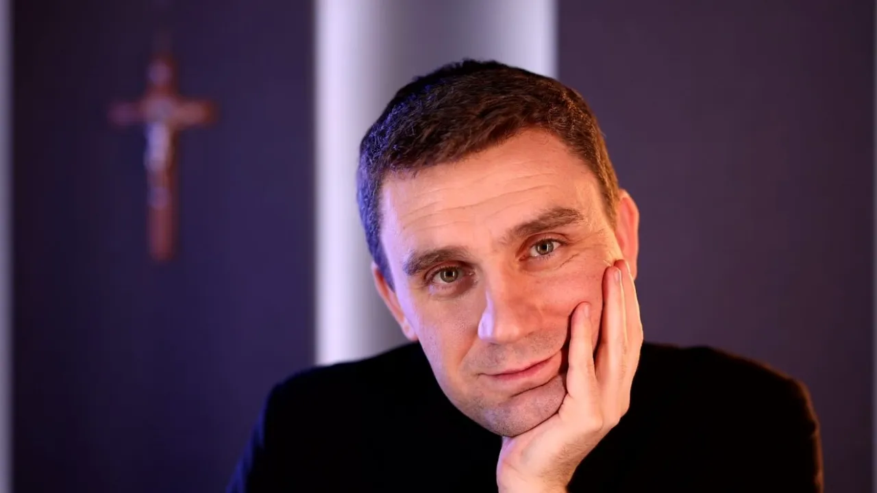 Zdjęcie Ile ma lat ks. Teodor Sawielewicz? Zaskakujące fakty o jego życiu!