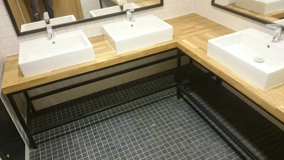 Zdjęcie Jaki blat do łazienki? Wybierz idealny materiał do swojego wnętrza