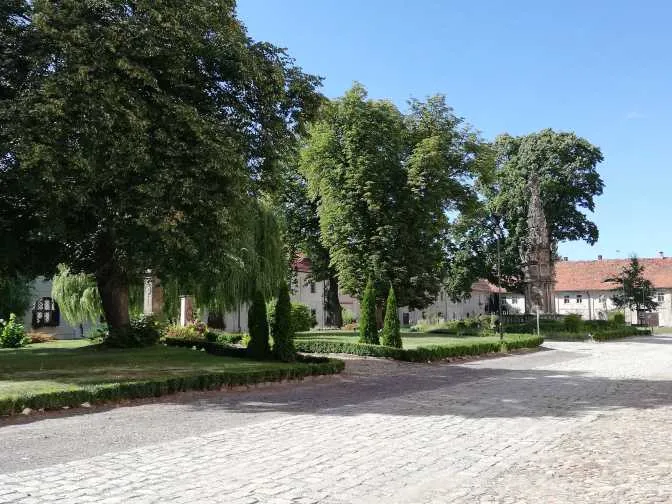 Zdjęcie Atrakcje w Henrykowie, które musisz zobaczyć – niezapomniane miejsca