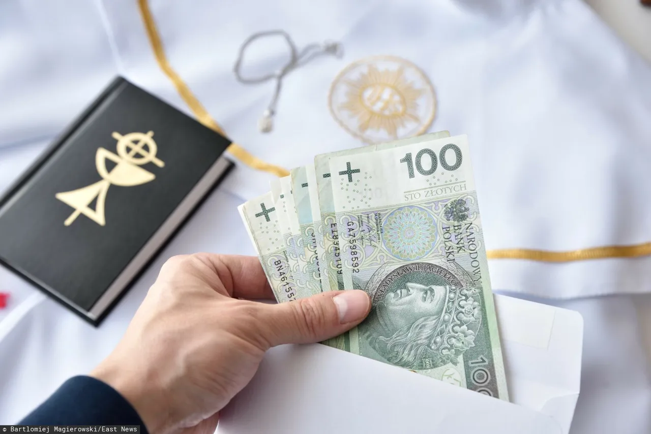 Zdjęcie Ile dać na komunię wnuczce? Odkryj idealne prezenty i kwoty