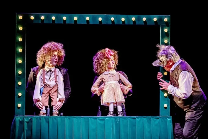 Zdjęcie Spektakle teatr online: Odkryj najlepsze występy w sieci teraz