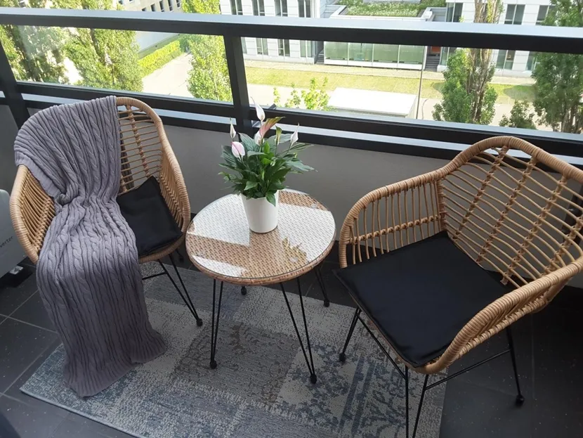 Zdjęcie Czy meble z technorattanu mogą stać na mrozie? Oto co musisz wiedzieć