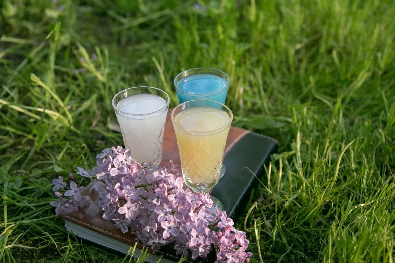 Zdjęcie Absynt drink: odkryj wyjątkowe przepisy na koktajle i ich historie