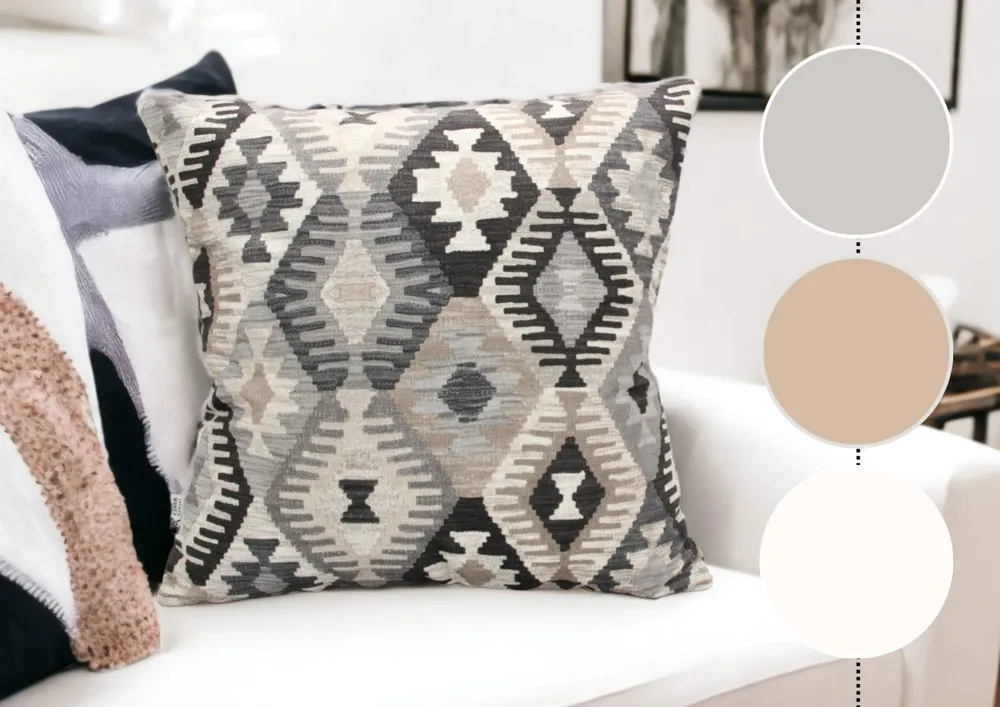Zdjęcie Jak dobrać poduszki dekoracyjne, aby unikać błędów w aranżacji