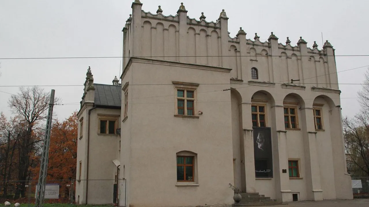 Zdjęcie Zamek w Pabianicach: Czy warto odwiedzić tę gotycką twierdzę?