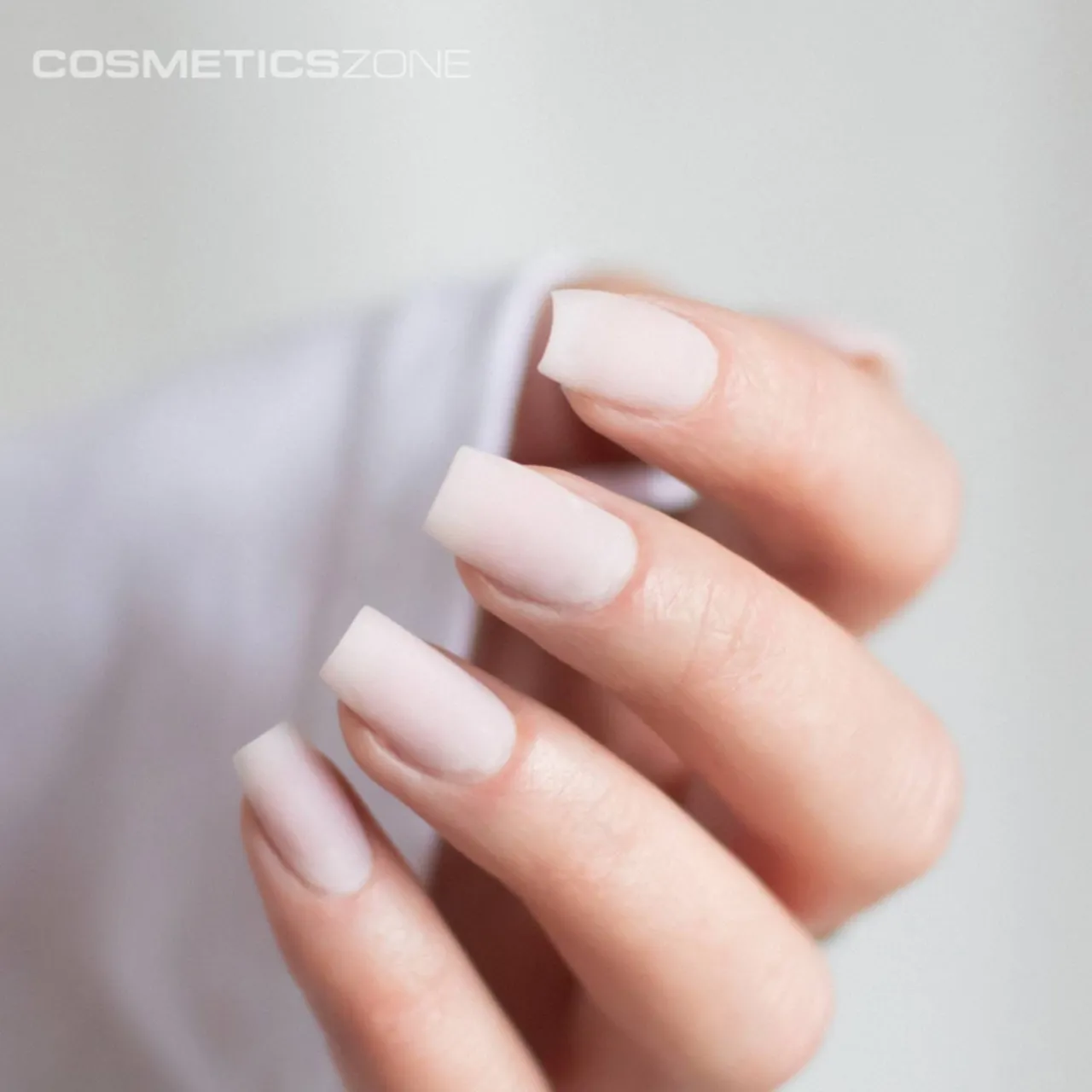 Zdjęcie Jak przedłużyć paznokcie na tipsie - uniknij najczęstszych błędów