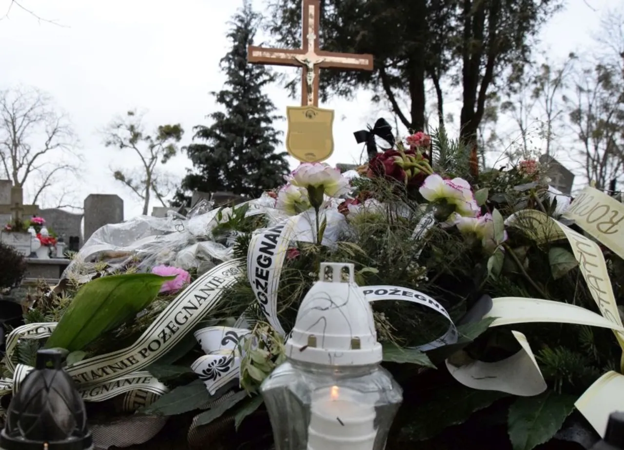 Zdjęcie Ile księdzu za pogrzeb? Sprawdź, co musisz wiedzieć o opłatach