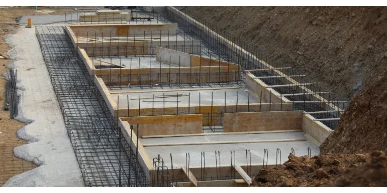Zdjęcie Z czego zrobić fundament pod szklarnię? Najlepsze materiały i porady