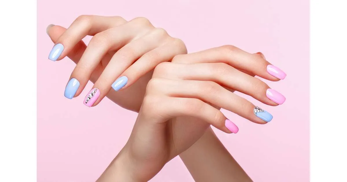 Zdjęcie Jak wykonać manicure hybrydowy w domu - co potrzebne, aby uniknąć błędów