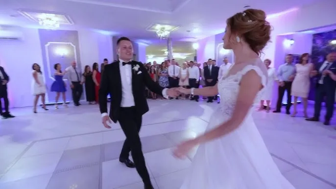 Zdjęcie Kiedy tylko spojrzę pierwszy taniec - prosta choreografia dla par