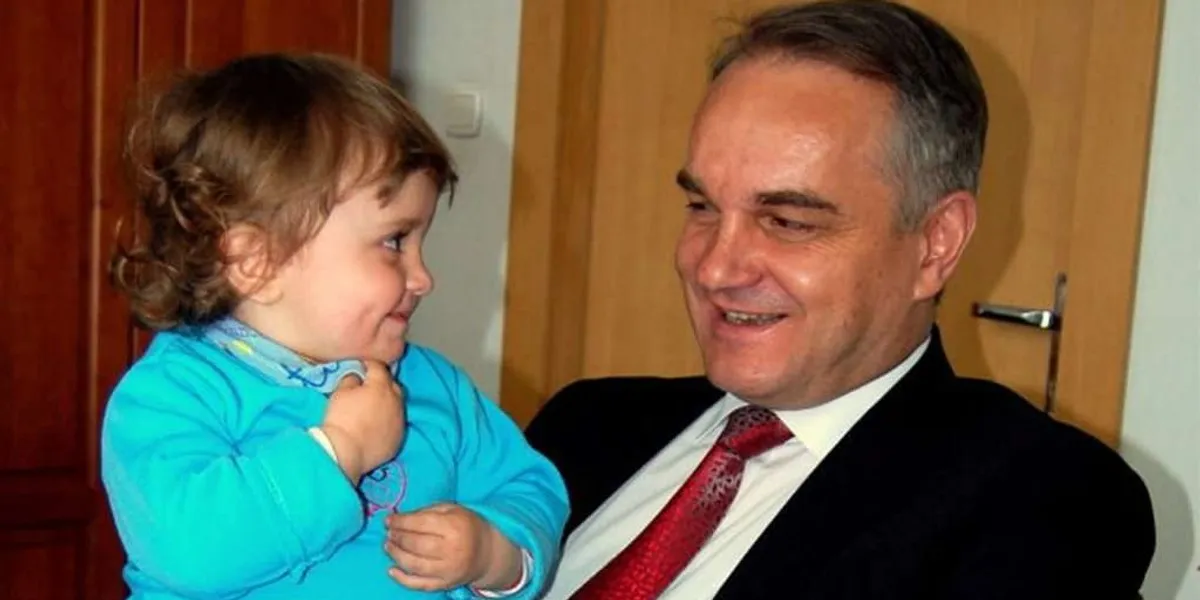 Zdjęcie Waldemar Pawlak i jego dzieci: co wiadomo o życiu rodzinnym polityka?