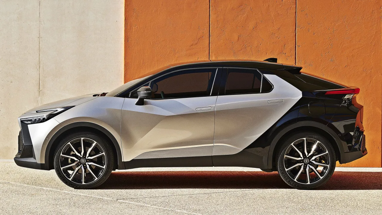 Zdjęcie Ile kosztuje Toyota C-HR hybrid? Sprawdź ceny i warianty!