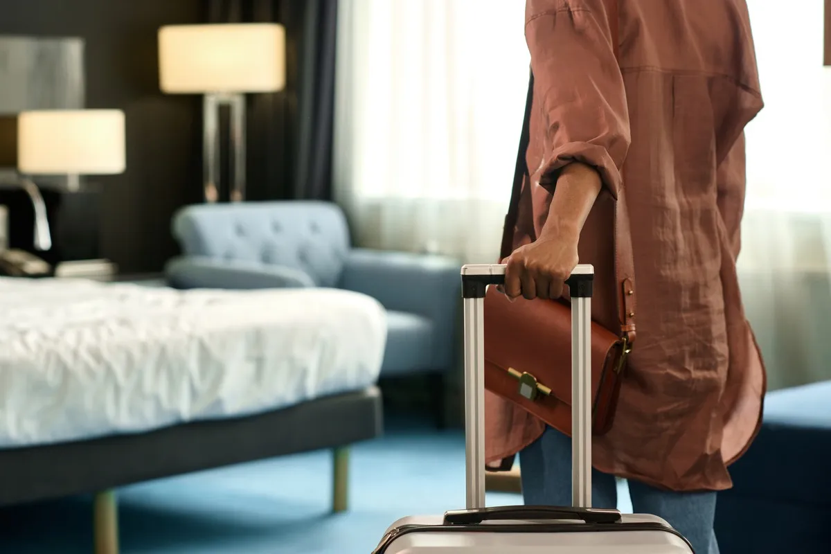 Zdjęcie Co zabrać do hotelu? Kluczowe rzeczy, które musisz spakować