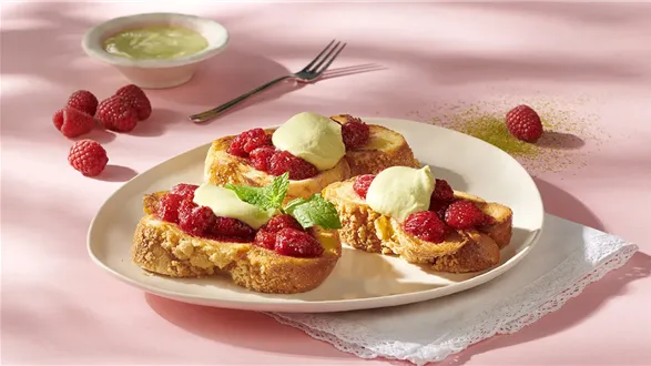 Malinowa chmurka matcha  